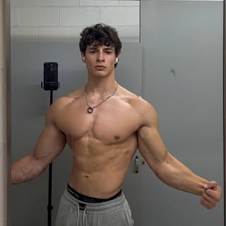 Xander (@x_gainz)
